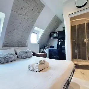  Appartement Nid Perché Au Coeur De Pigalle France