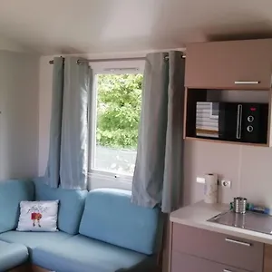 Camping Des Pierres Debout